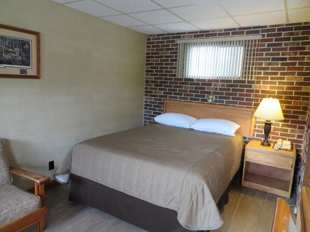 Motel & Hotel La Paysanne Sherbrooke Exterior foto