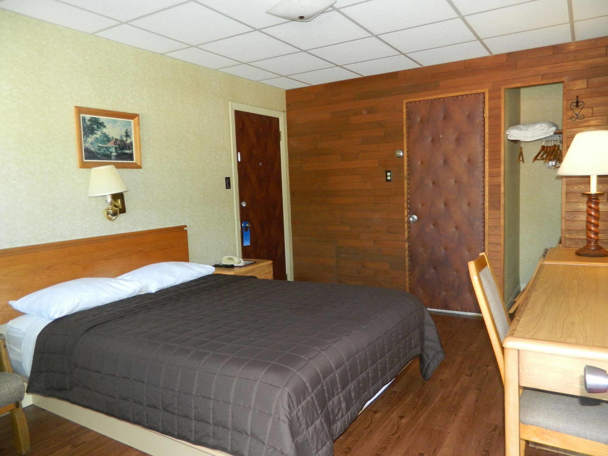 Motel & Hotel La Paysanne Sherbrooke Exterior foto